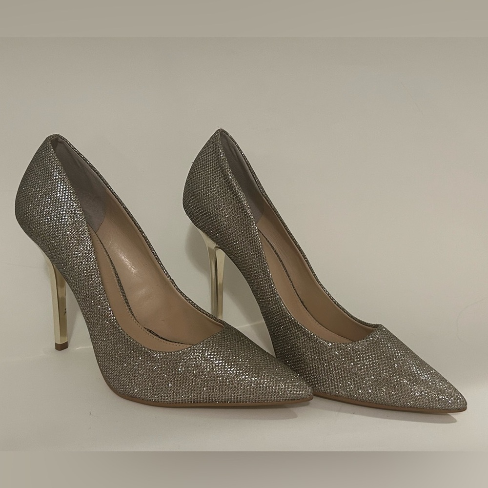 Guess Gold Stilettos With Mirror Finish Heel Women’s Size 10